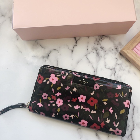 kate spade Handbags - 🎁SALE🎁 Kate Spade Floral Neda Zip Around Wallet